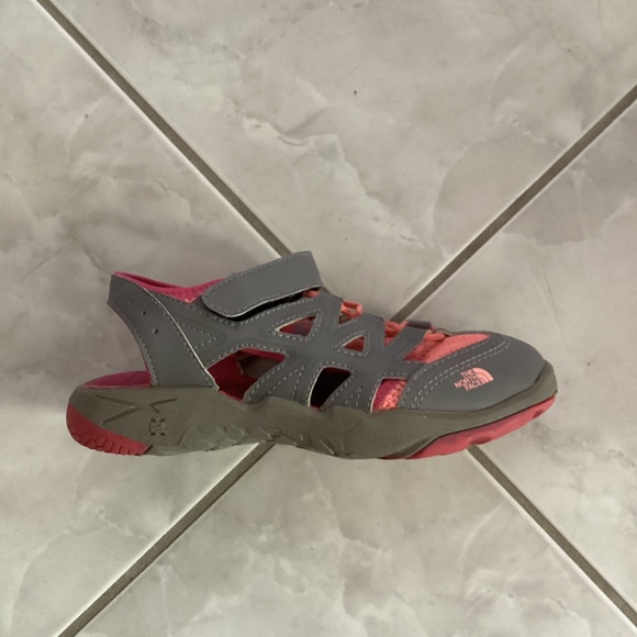 The north face grey and pink Sandals, US size 3.0 - Picture 2 of 4
